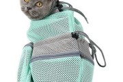 如何给猫洗澡？（选择适合猫洗澡的洗涤用品。）
